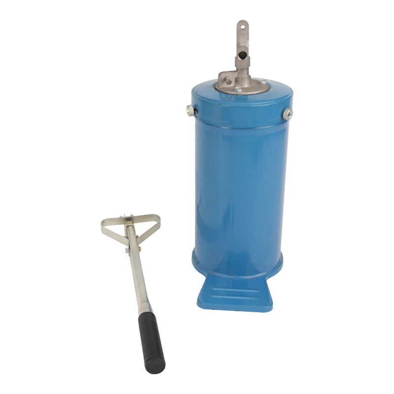 Klasikong hand-operated grease pump Klasikong hand-operated grease pump