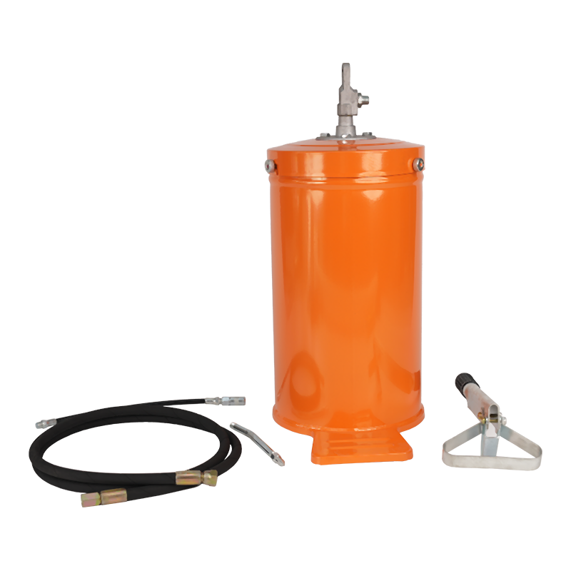 Klasikong hand-operated grease pump Klasikong hand-operated grease pump